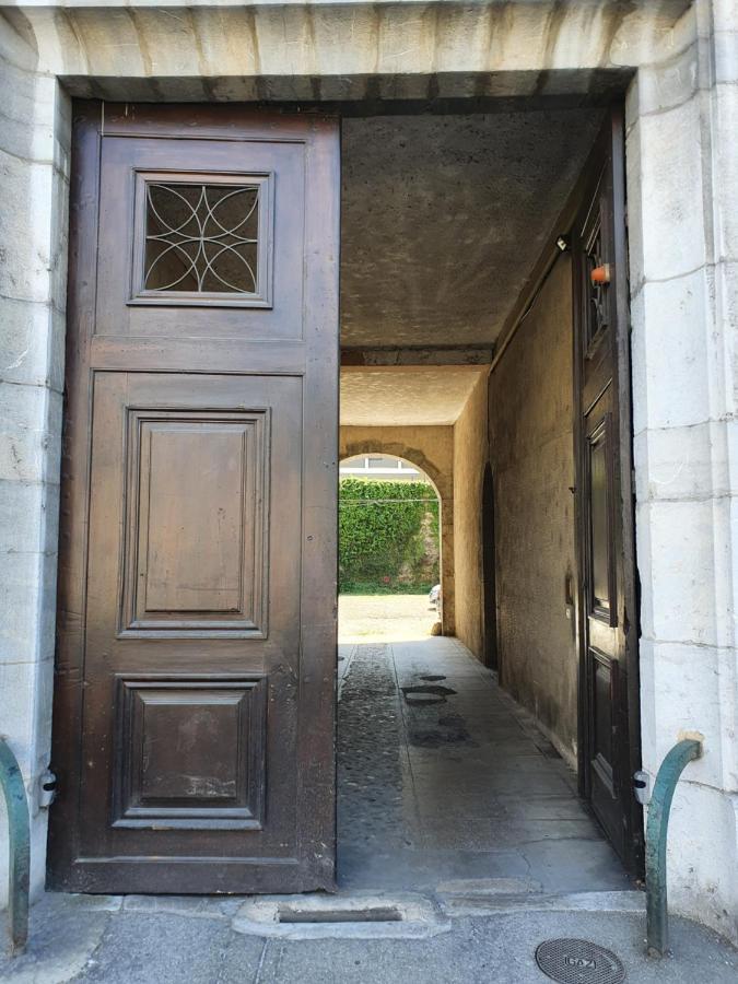 Ferienwohnung Charmes De Provence - Centre Historique Chambéry Exterior foto